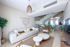 Embellished 2BDR Penthouse Mangroovy Free Pool & Beach